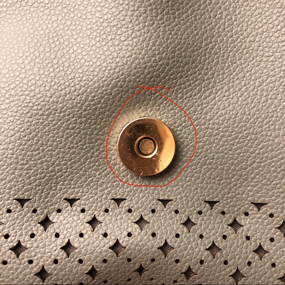 Francesca’s Harlow Olive Perforated Crossbody bag - Picture 8 of 12